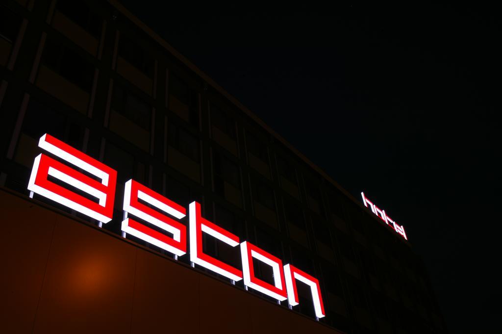 Aston Hotel Bratislava Esterno foto