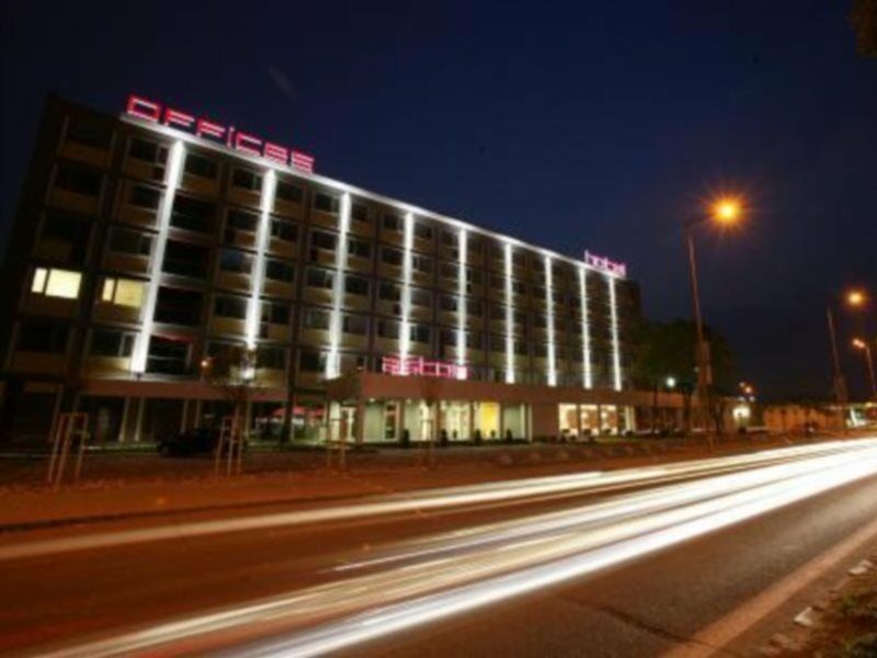 Aston Hotel Bratislava Esterno foto